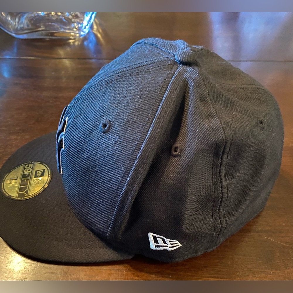 New York Yankees New Era 59fifty Fitted 7 1/4 Black Hat - Authentic MLB Cap - Picture 2 of 6